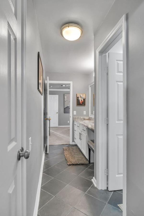 Nash Star Private Condo - 2Bed, 2Bath, Sleep 6, 25 Min Walk To Broadway And All Nashville Attractions, Pool, Gym Εξωτερικό φωτογραφία